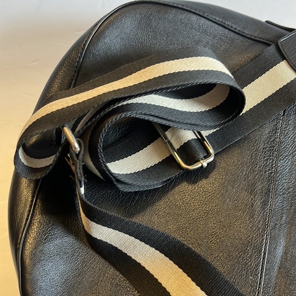 GAP Black leather saddle bag - Picture 9 of 9
